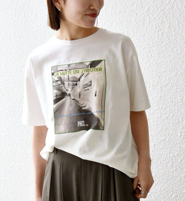 SHIPS any「《予約》【SHIPS any別注】La Hutte:〈洗濯機可能〉デザイン ロゴ プリント TEE 26SS」|Tシャツ・カットソー|