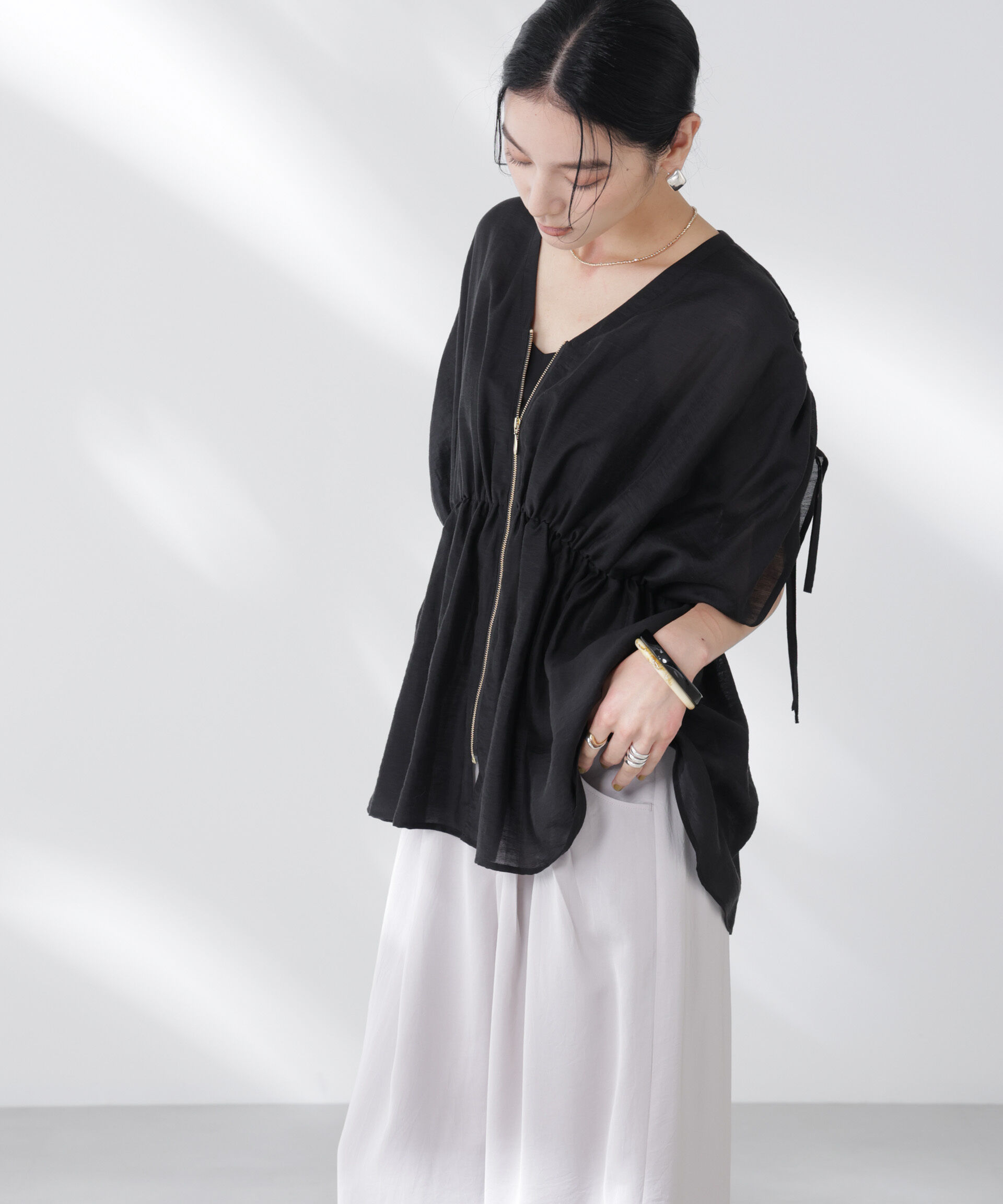 nano･universe「リネン混シアーギャザージップブラウス」|シャツ・ブラウス|