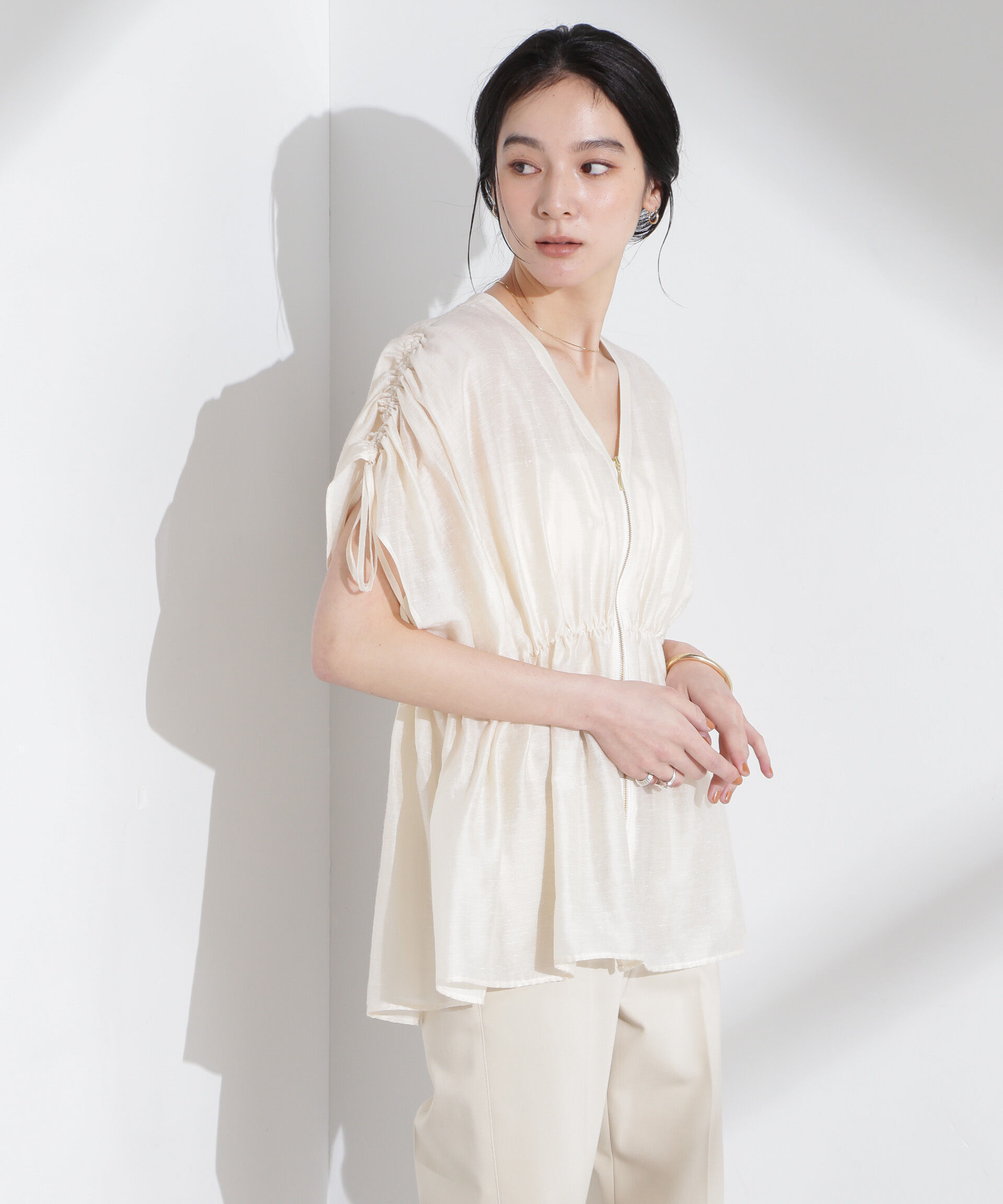 nano･universe「リネン混シアーギャザージップブラウス」|シャツ・ブラウス|