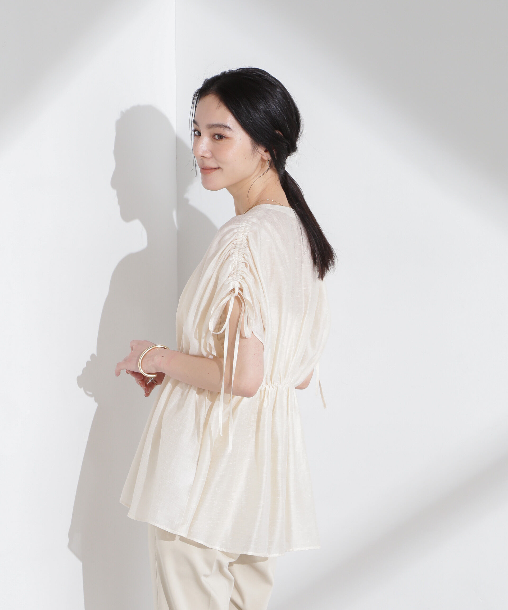 nano･universe「リネン混シアーギャザージップブラウス」|シャツ・ブラウス|