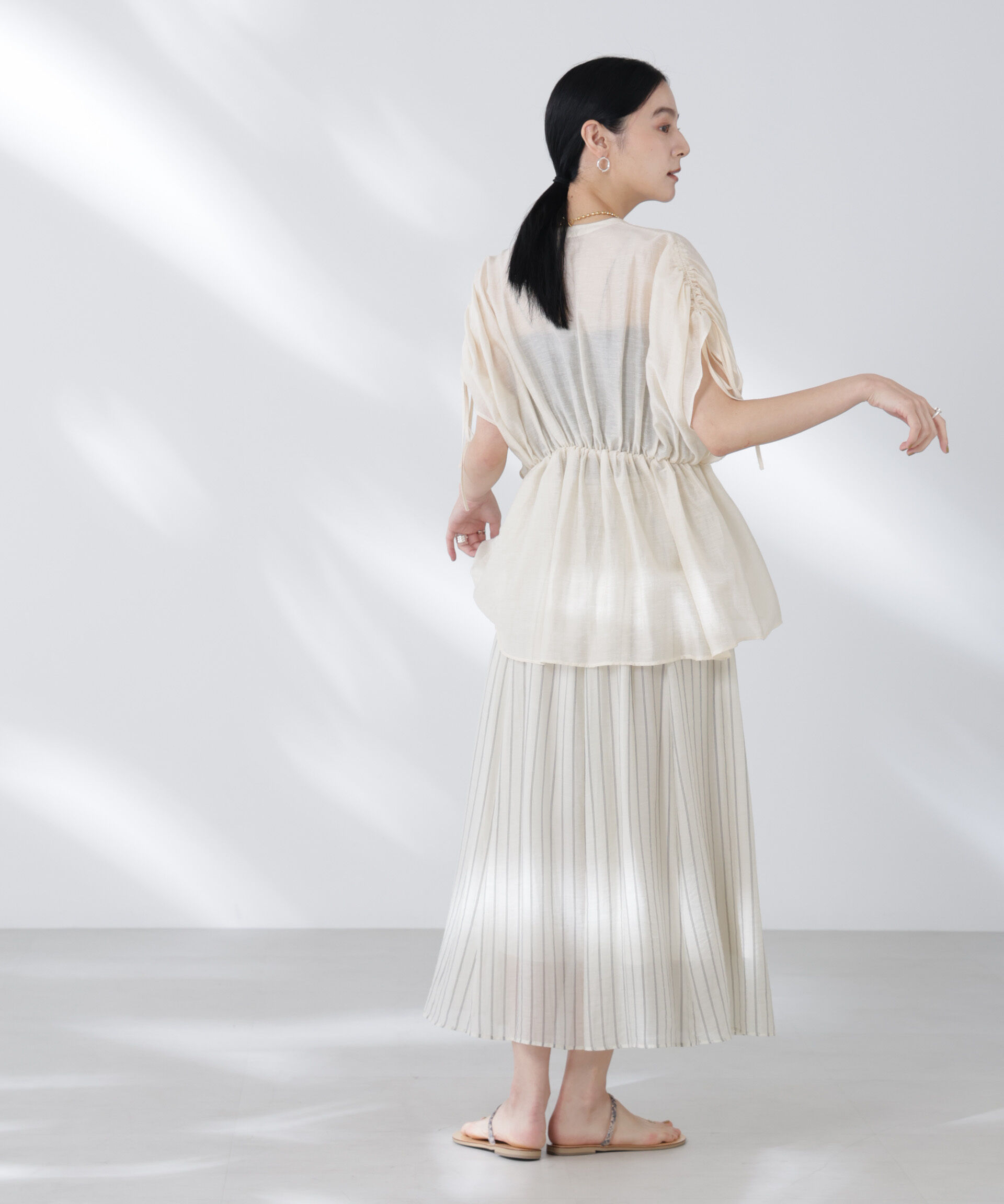 nano･universe「リネン混シアーギャザージップブラウス」|シャツ・ブラウス|