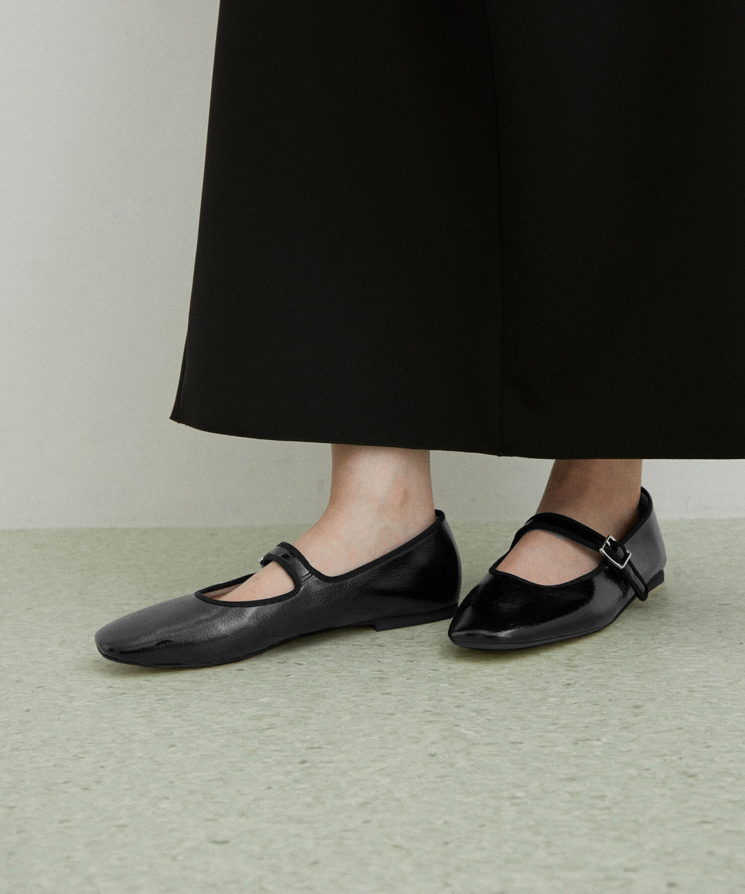 ADAM ET ROPE'「【逸品・サステナブル】メタリックメリージェーン」|バレエシューズ|