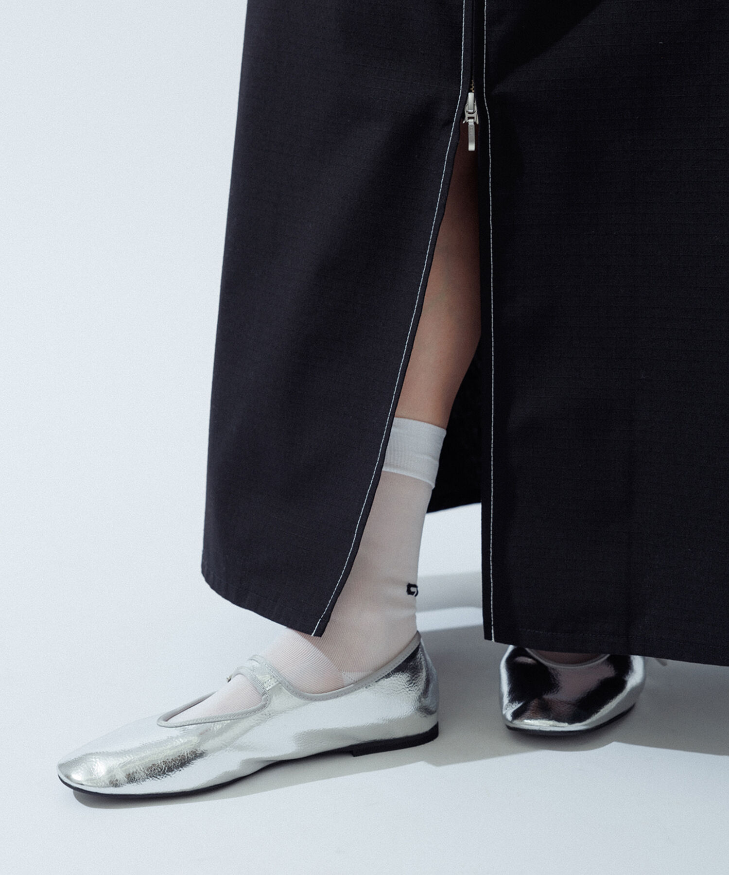 ADAM ET ROPE'「【逸品・サステナブル】メタリックメリージェーン」|バレエシューズ|