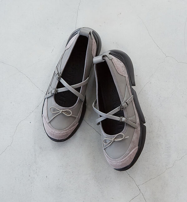 AU BANNISTER「バレエモチーフスニーカー」|スニーカー|グレー