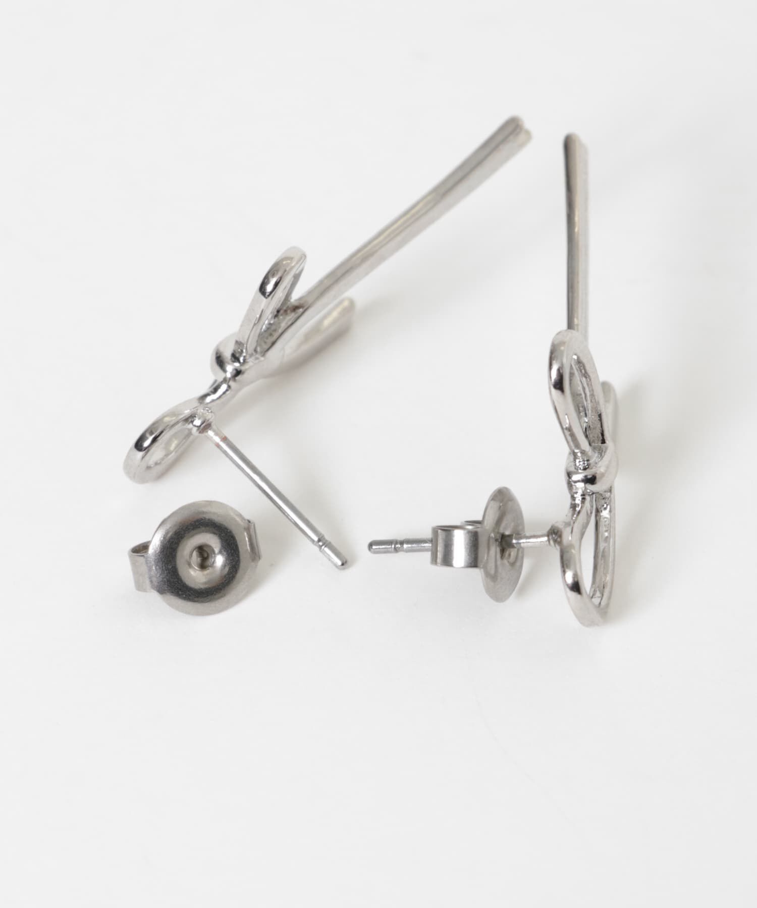 SMELLY「アシンメトリーメタルリボンピアス」|ピアス|