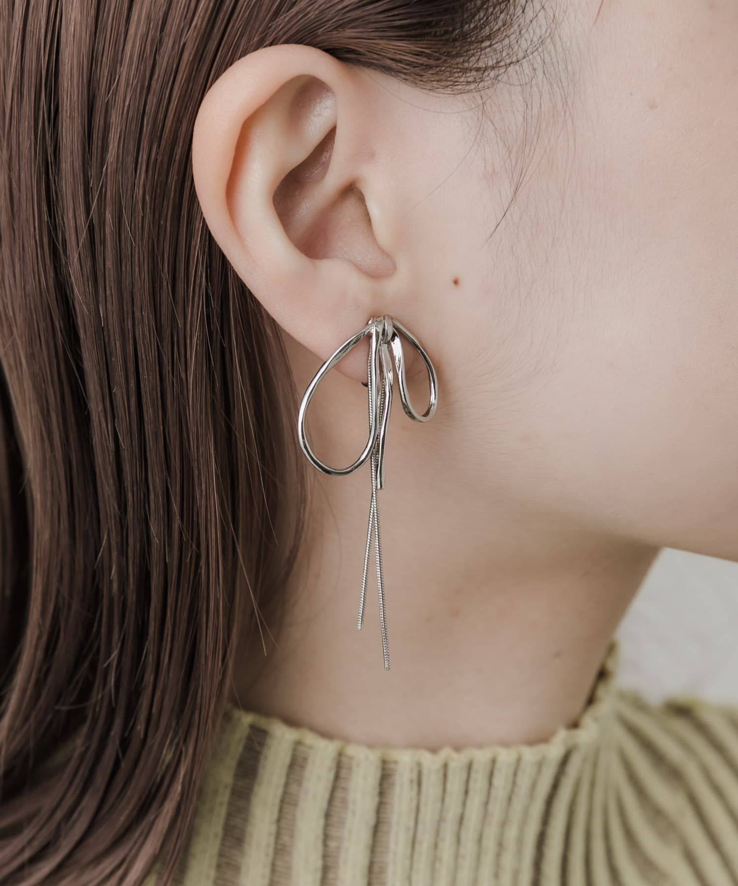 SMELLY「ニュアンスリボンスネークチェーンイヤリング」|イヤリング|