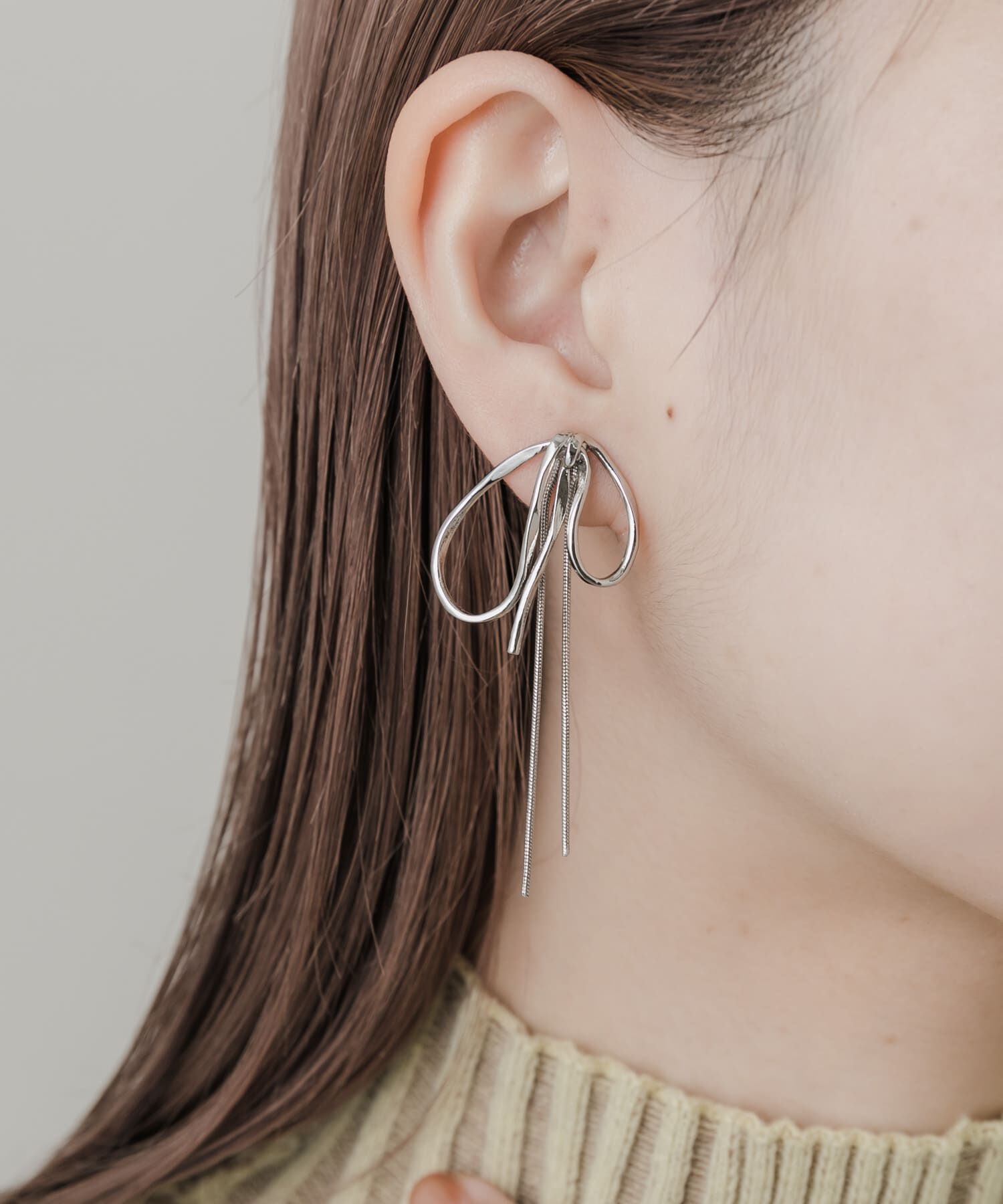 SMELLY「ニュアンスリボンスネークチェーンイヤリング」|イヤリング|