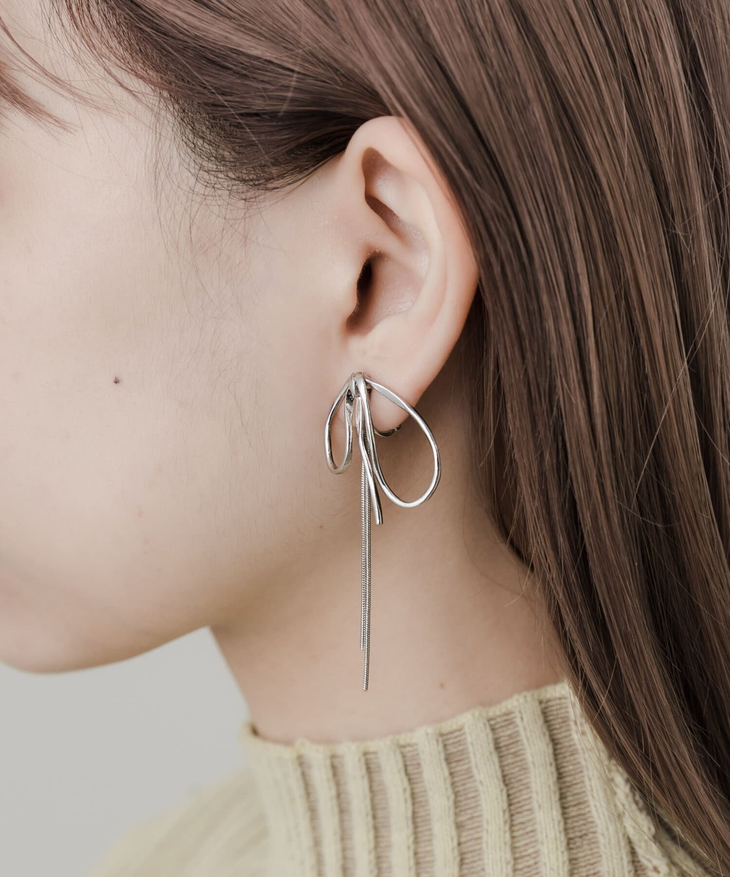 SMELLY「ニュアンスリボンスネークチェーンイヤリング」|イヤリング|