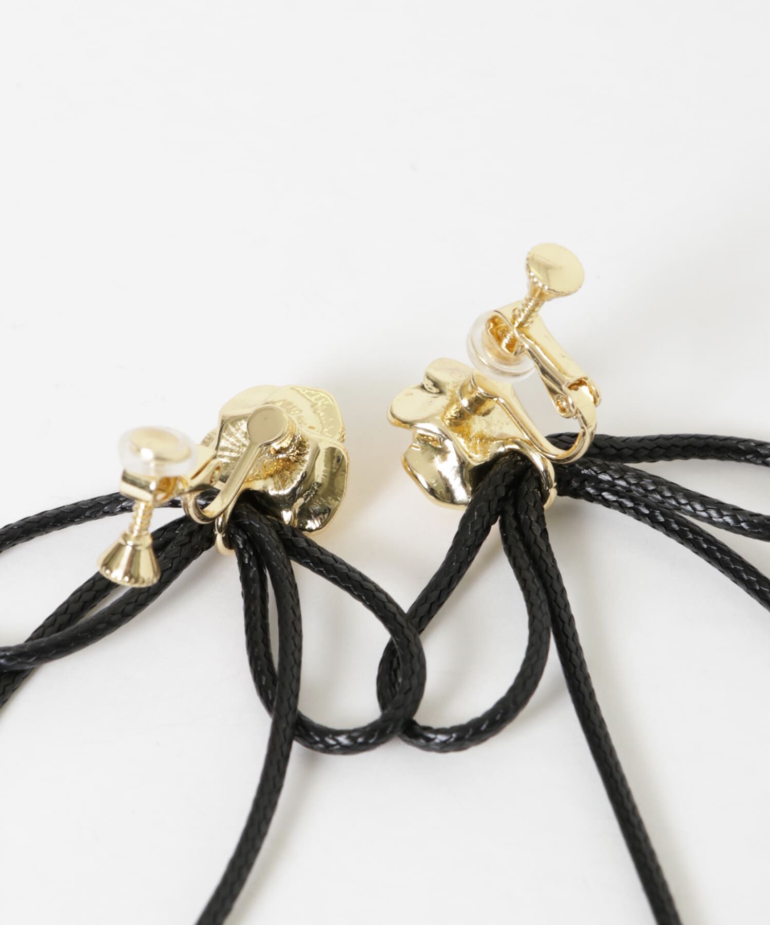 SMELLY「ローズモチーフリボンコードイヤリング」|イヤリング|