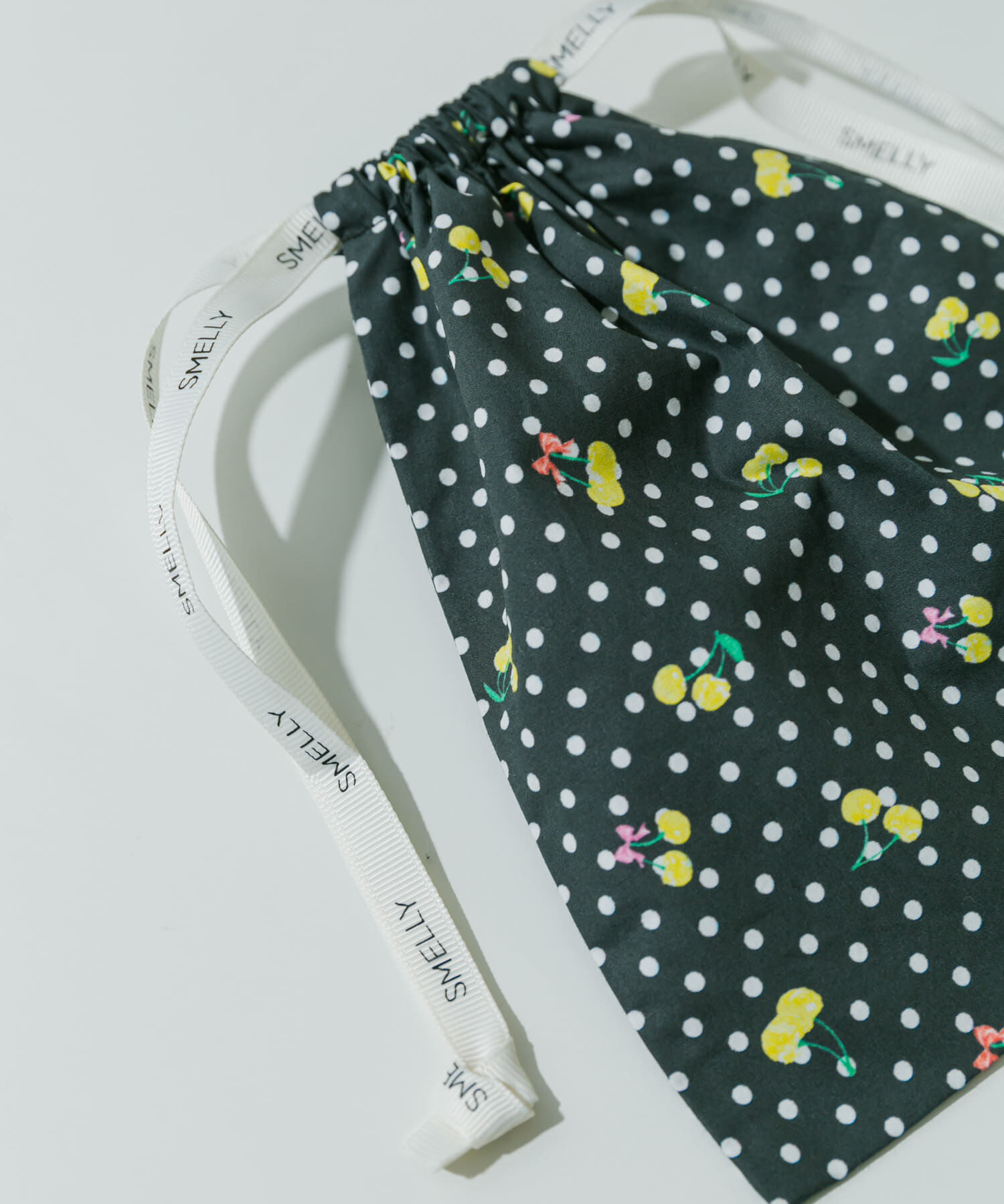 SMELLY「『WEB/一部店舗限定』プリントキンチャクポーチ」|ポーチ|