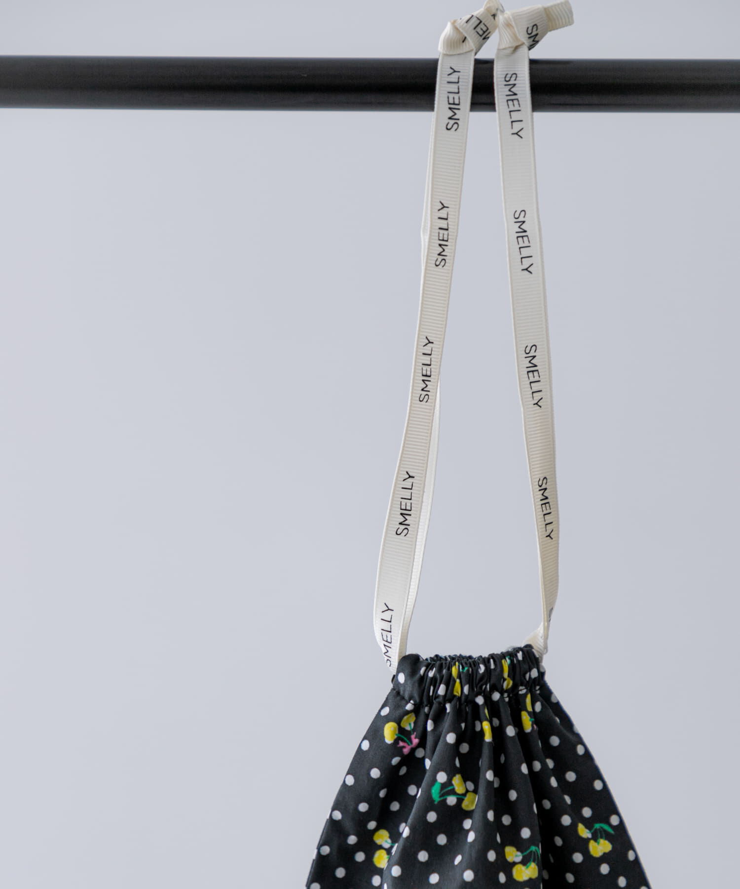 SMELLY「『WEB/一部店舗限定』プリントキンチャクポーチ」|ポーチ|