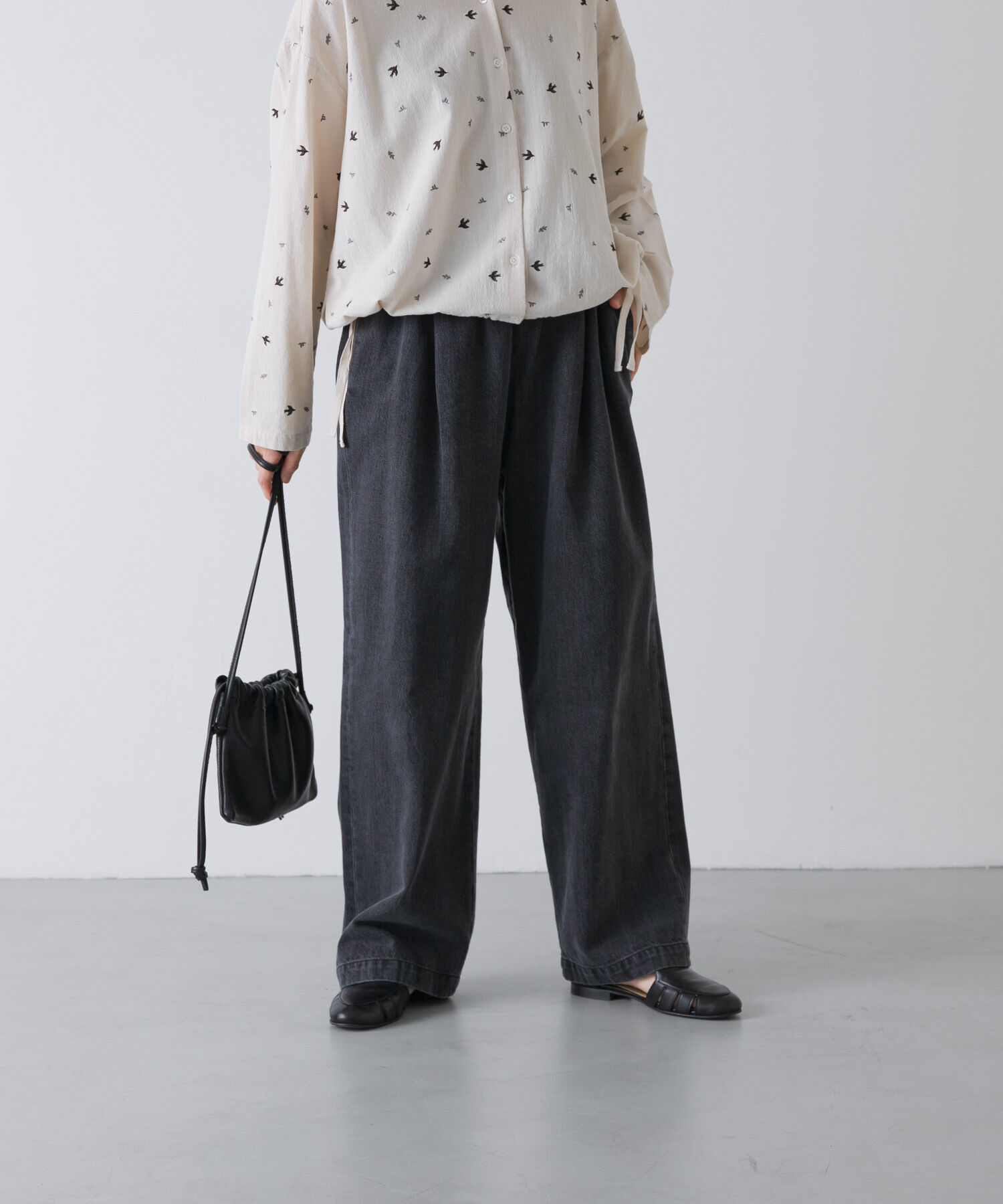 かぐれ「フェードデニムイージーパンツ」|デニム|ブラック系その他