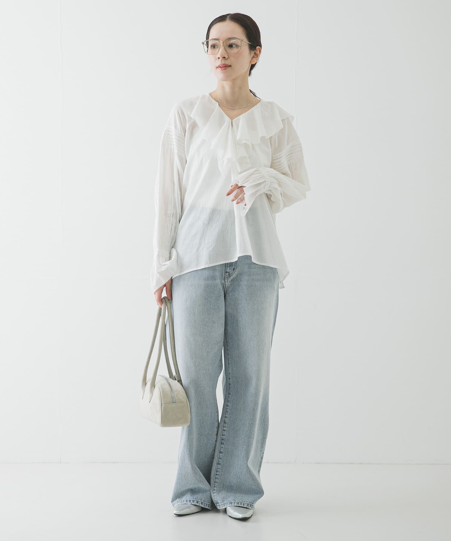 URBAN RESEARCH「『一部WEB限定カラー』コットンボイルラッフルブラウス」|シャツ・ブラウス|