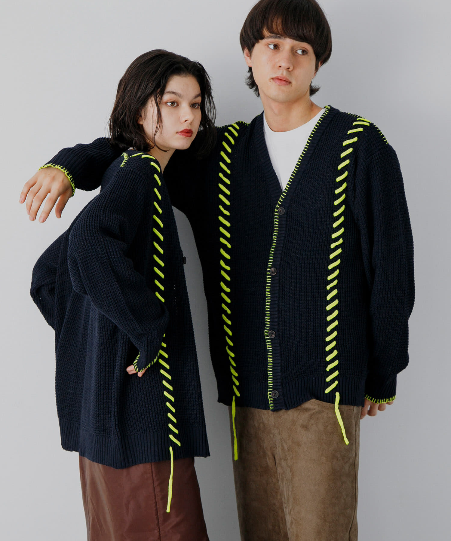 SENSE OF PLACE by URBAN RESEARCH「『ユニセックス』ブランケットステッチカーディガン」|カーディガン|ネイビー