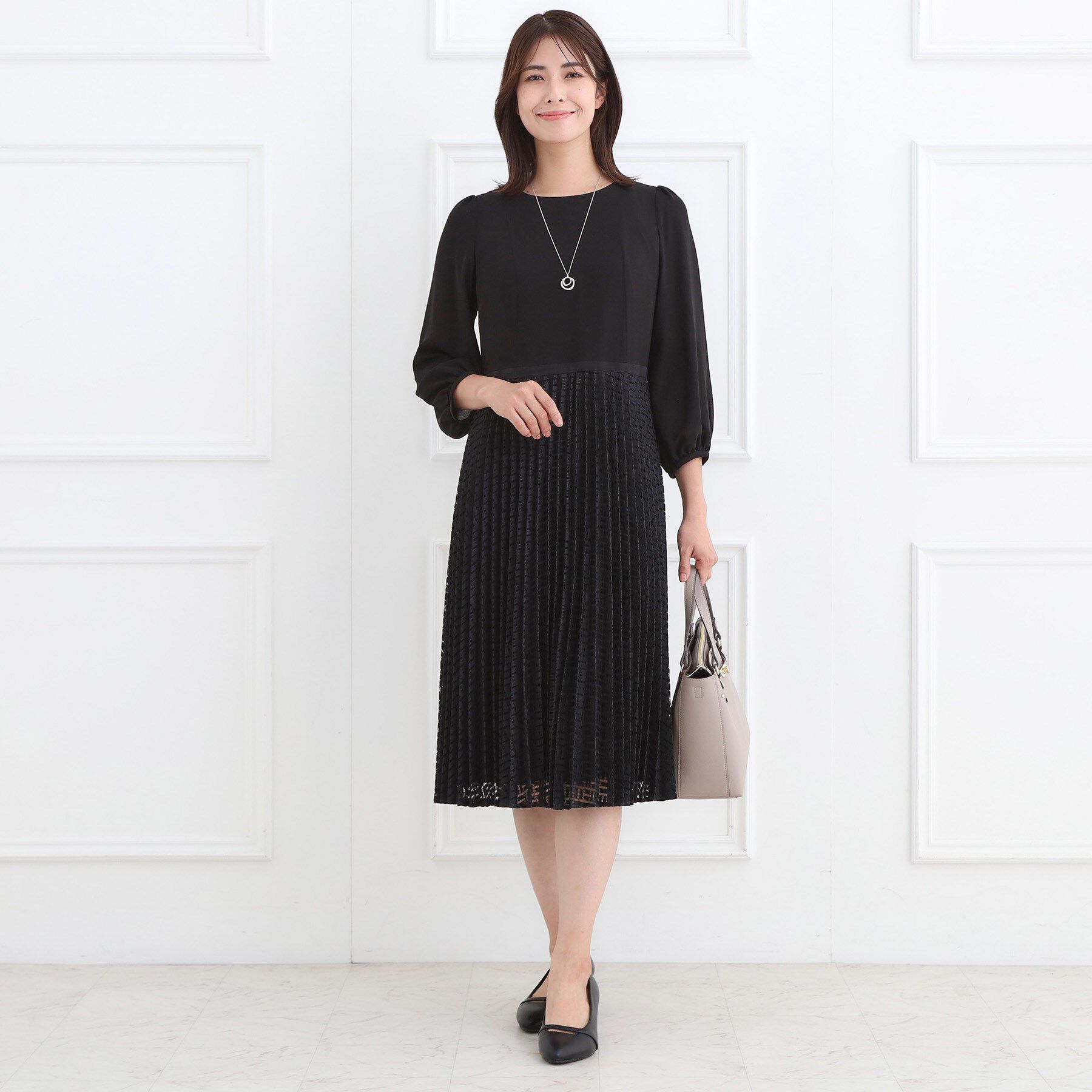 Reflect「【お仕事に◎】シフォン&times;幾何柄レースプリーツワンピース」|ワンピース|