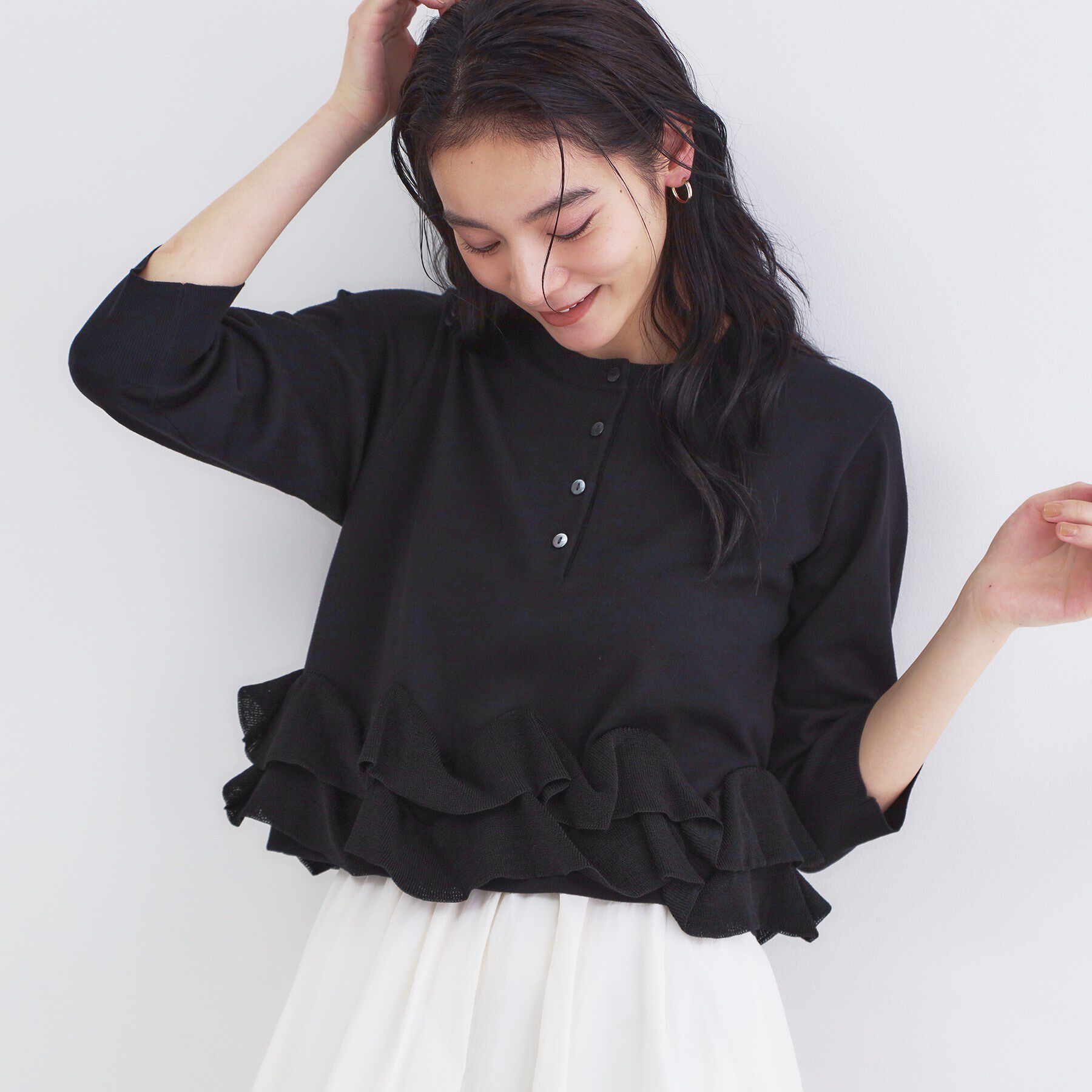 OPAQUE.CLIP「裾フリルヘンリーネックニット【洗濯機OK】」|ニット・セーター|ブラック(019)