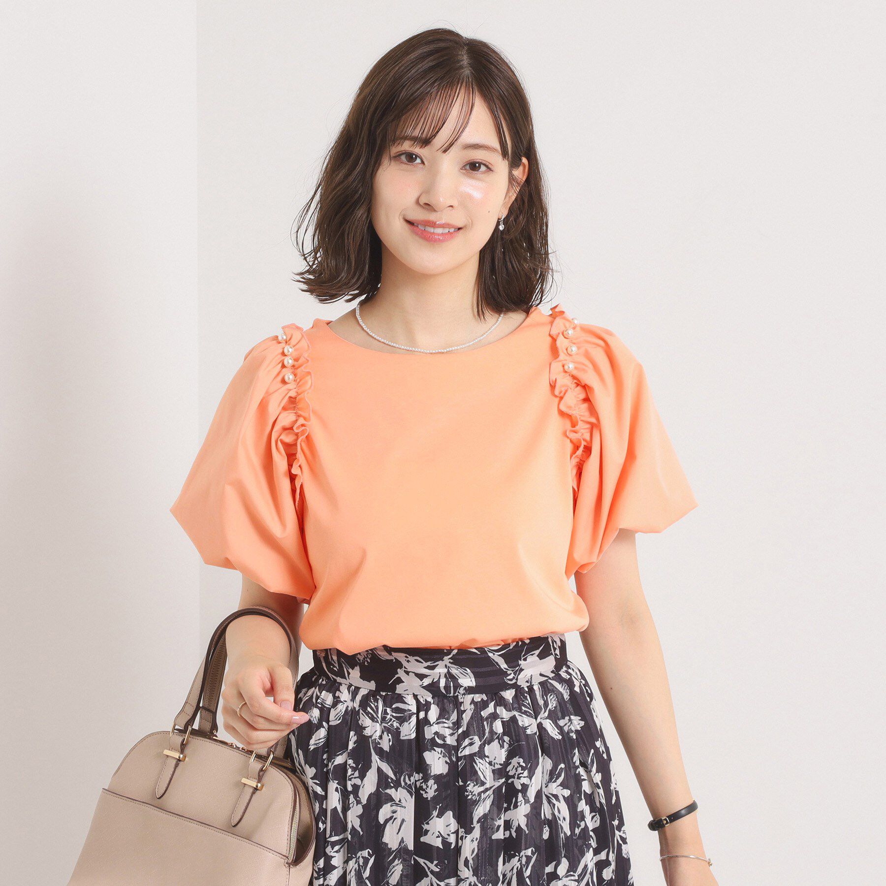 ITS&rsquo;DEMO「【手洗い可】パール調飾り付きパフ袖プルオーバー」|Tシャツ・カットソー|