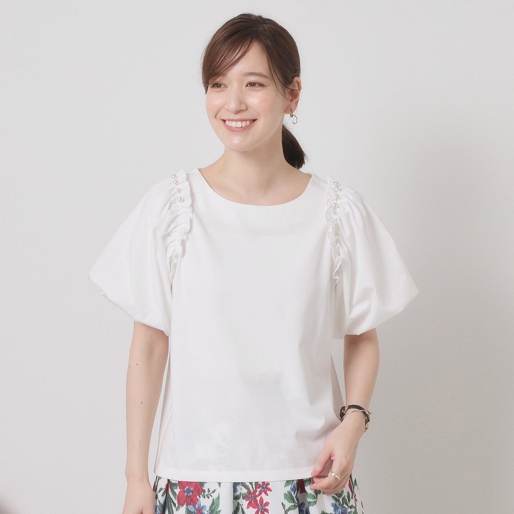 ITS&rsquo;DEMO「【手洗い可】パール調飾り付きパフ袖プルオーバー」|Tシャツ・カットソー|