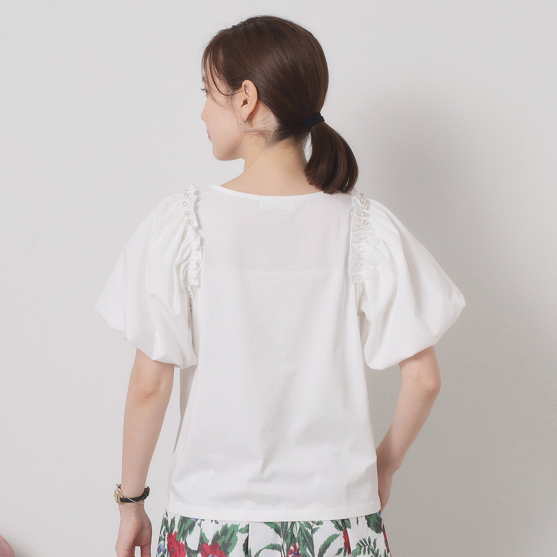ITS&rsquo;DEMO「【手洗い可】パール調飾り付きパフ袖プルオーバー」|Tシャツ・カットソー|