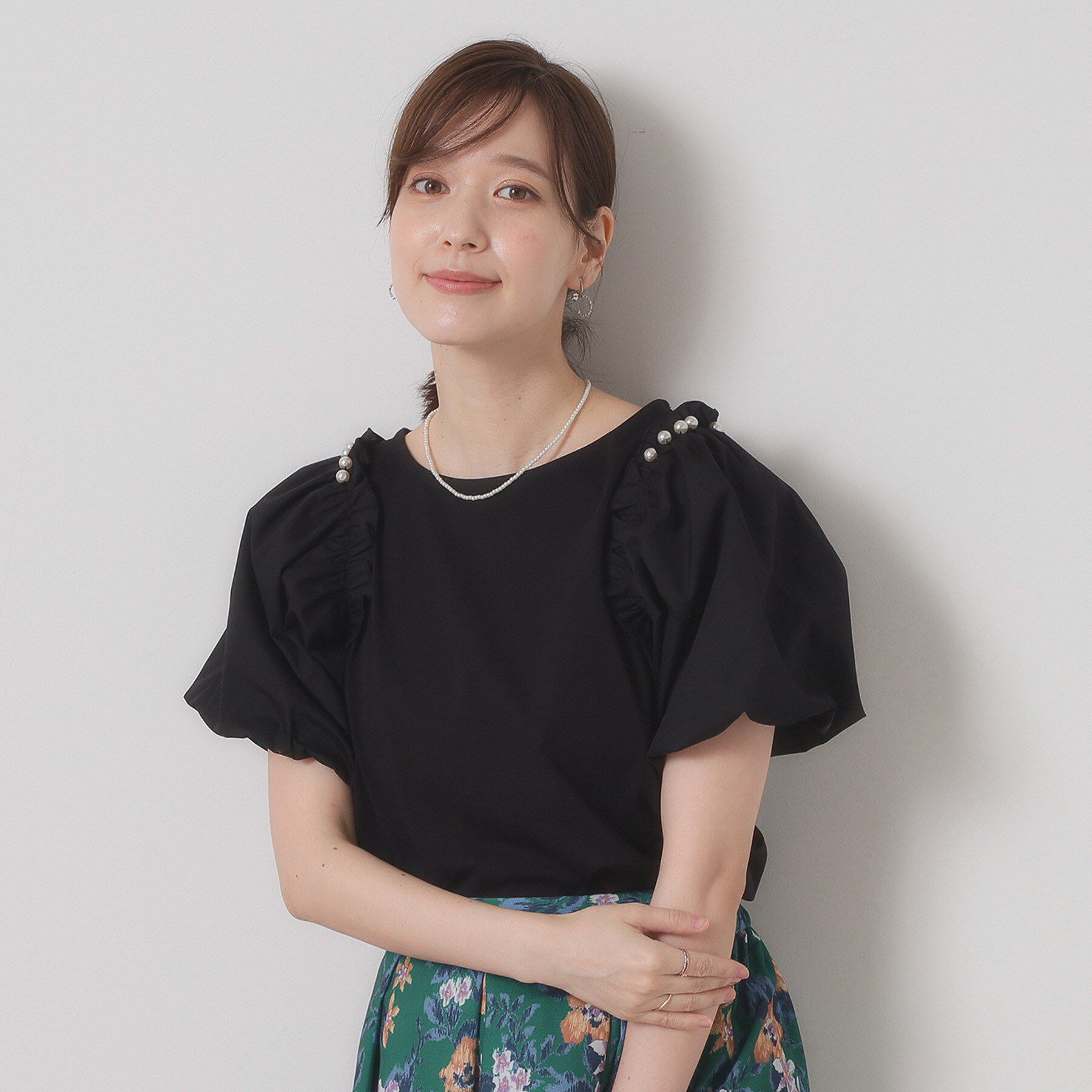 ITS&rsquo;DEMO「【手洗い可】パール調飾り付きパフ袖プルオーバー」|Tシャツ・カットソー|