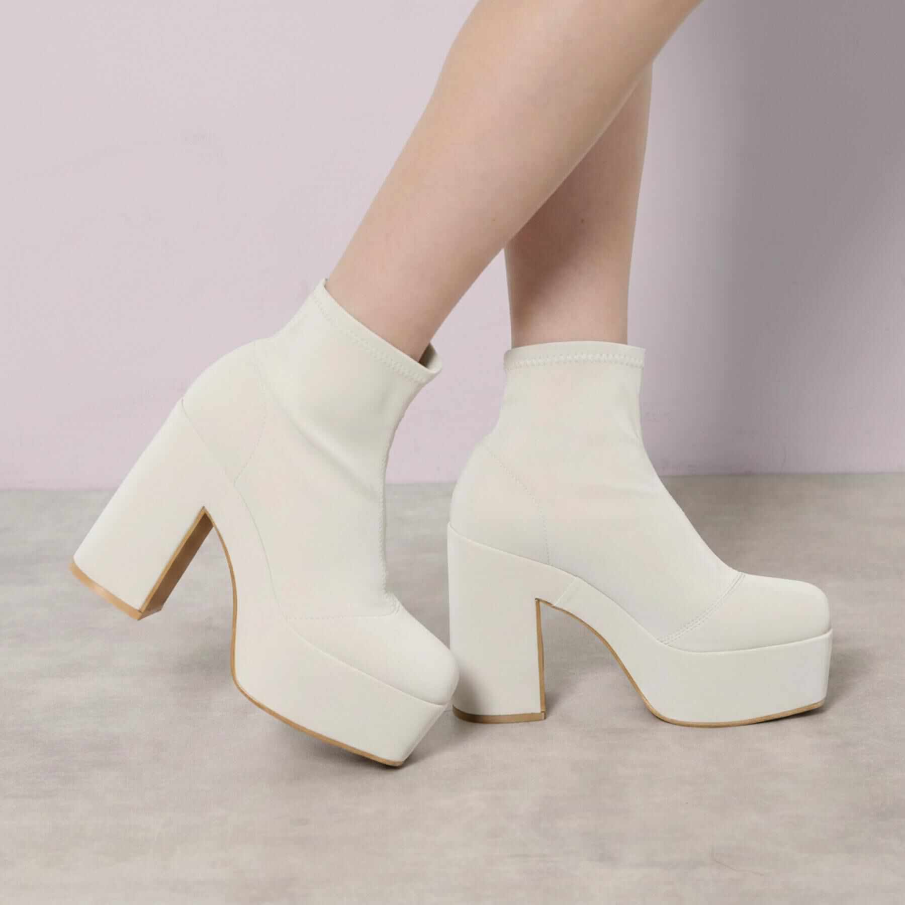 ESPERANZA「【ラク盛り／ショートブーツ】春まで履ける！！リピーター続出／脚長美脚 厚底ショートブーツ 26SS」|ショートブーツ|アイボリー(504)