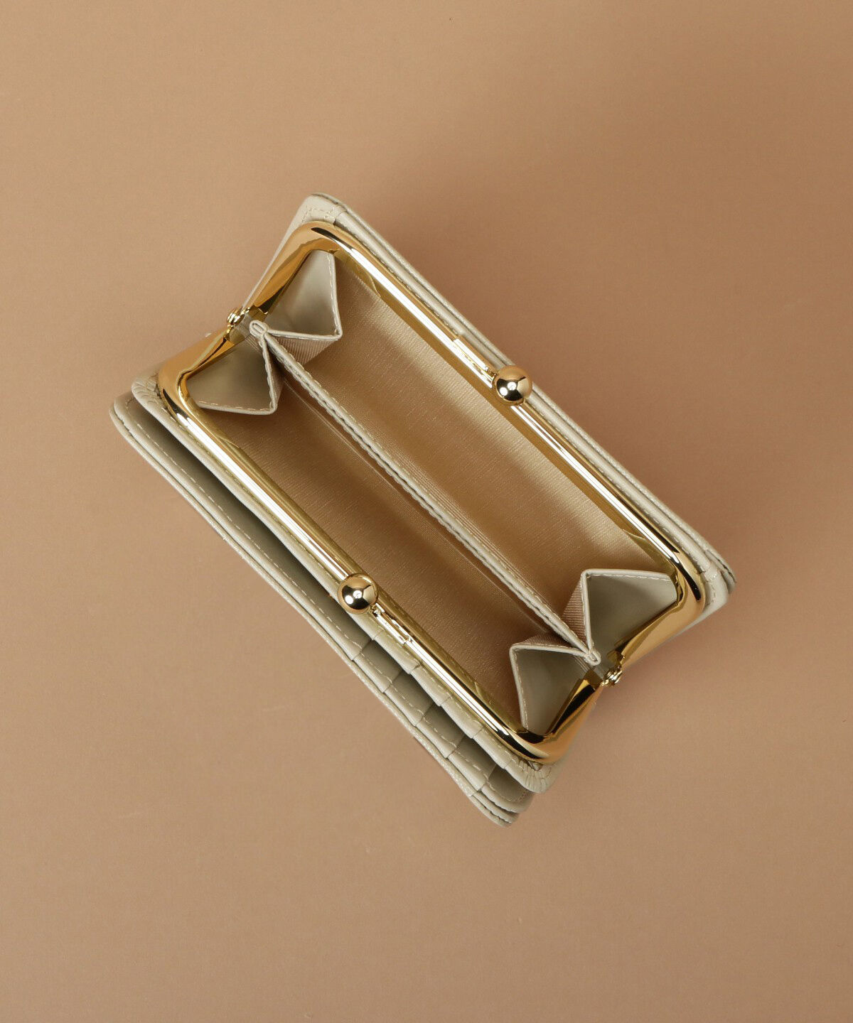 Samantha Thavasa「ラメレザービジュー 口金折財布」|財布|