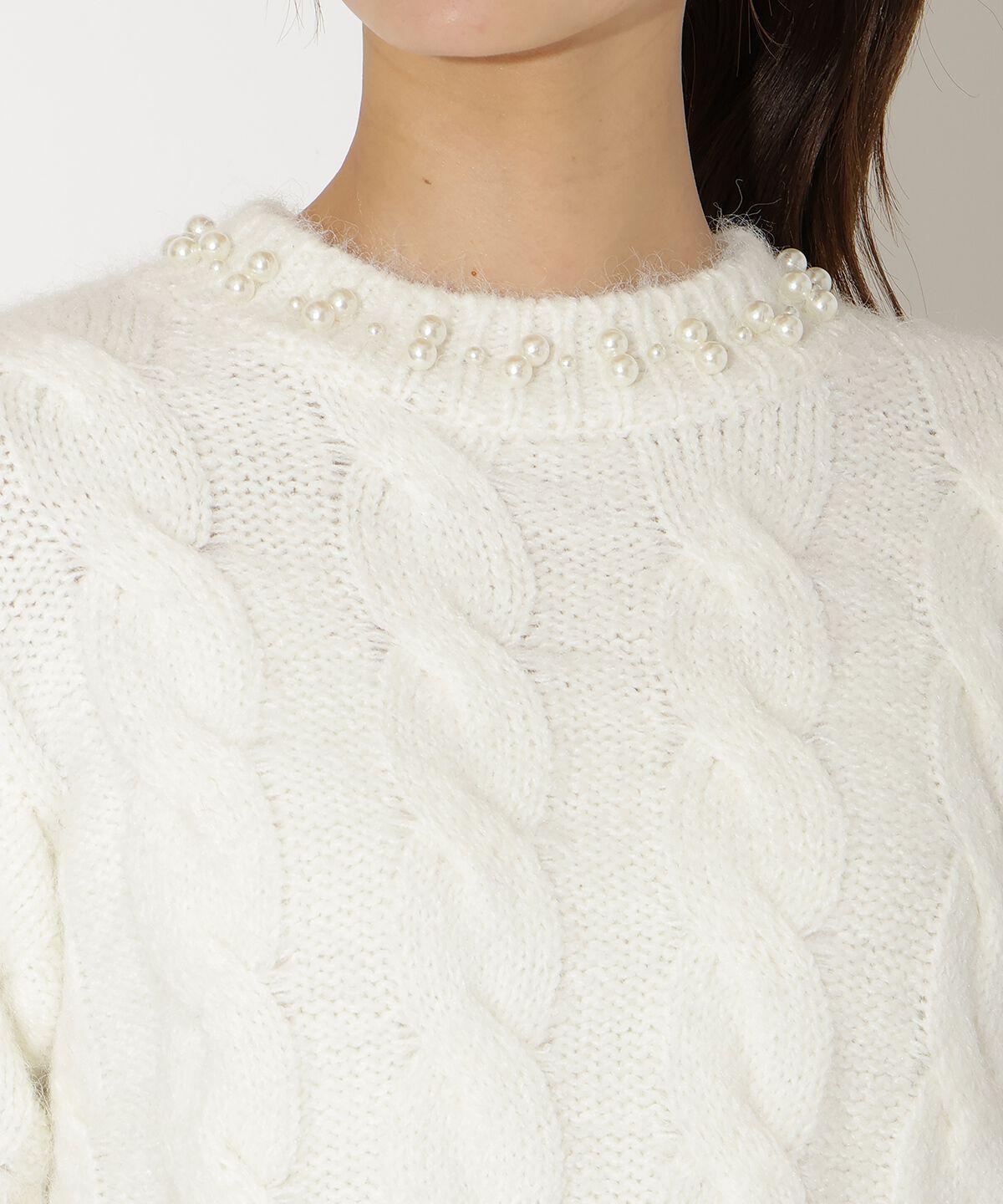 アンドクチュール「パール襟ケーブルニットプルオーバー」|ニット・セーター|