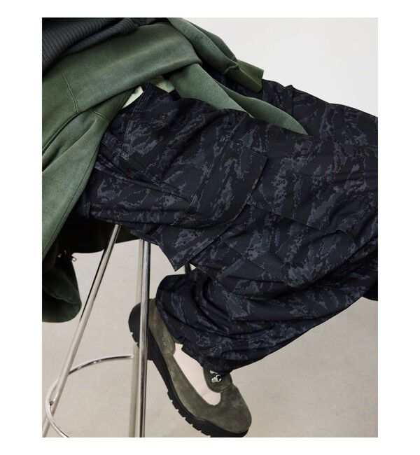 BEAMS「M65 メッシュ カーゴパンツ」|チノ|BLACK_CAMO