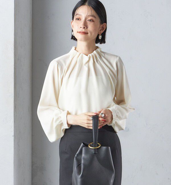 SHIPS for women「〈手洗い可能〉ネック ギャザー ソリッド 起毛 サテン ブラウス」|シャツ・ブラウス|