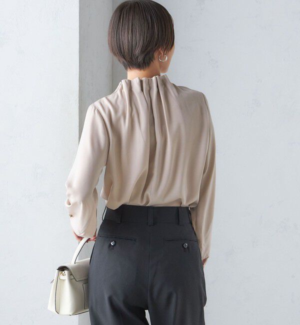 SHIPS for women「〈手洗い可能〉ネック ギャザー ソリッド 起毛 サテン ブラウス」|シャツ・ブラウス|