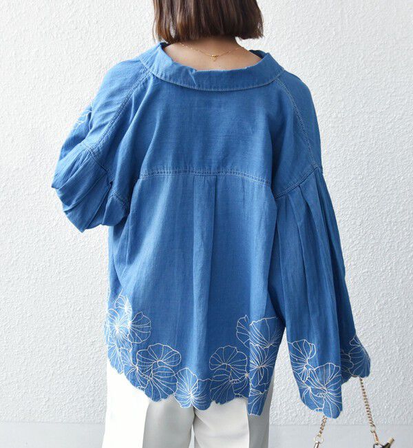 SHIPS any「SHIPS any:〈手洗い可能〉シアー デニム フラワー エンブロ タック シャツ」|シャツ・ブラウス|