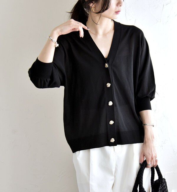 quaranciel「《予約》quaranciel:〈接触冷感/手洗い可能〉メタルボタン Vネック シアー ニット カーディガン」|カーディガン|ブラック