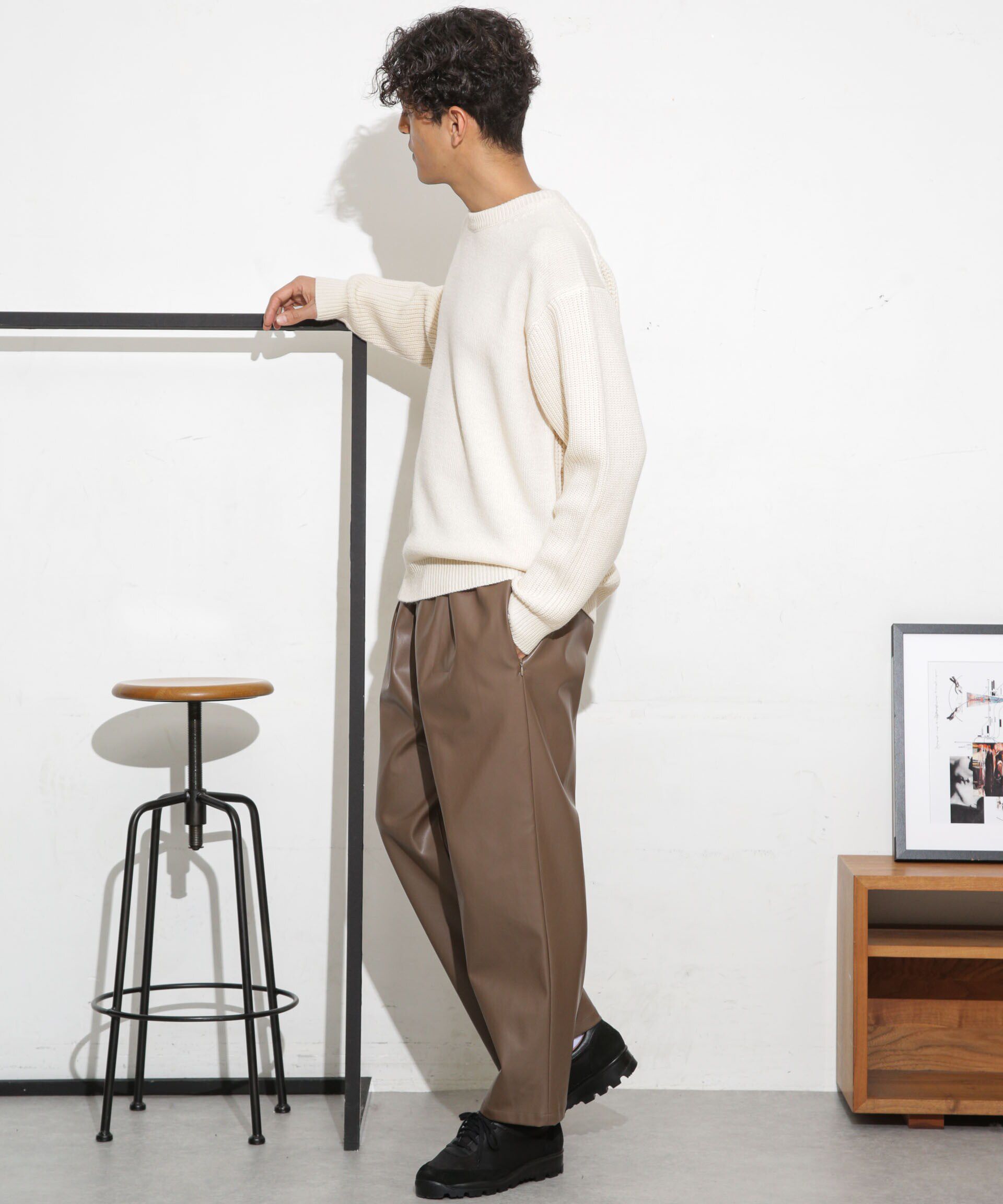 nano･universe「フェイクレザートラックパンツ(セットアップ可)」|チノ|