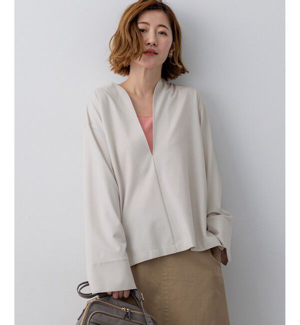 23区「コンパクトツイル Vネック カットソー」|Tシャツ・カットソー|ベージュ系