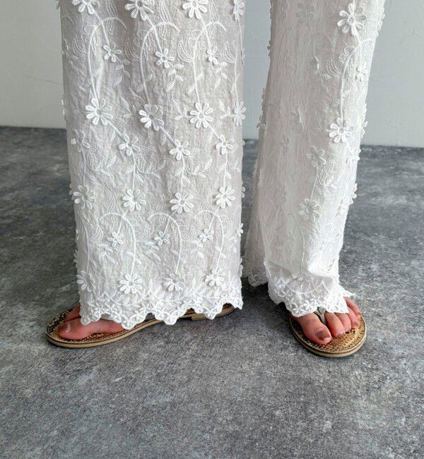 fredy emue「3D刺繍スカラップイージーパンツ」|チノ|