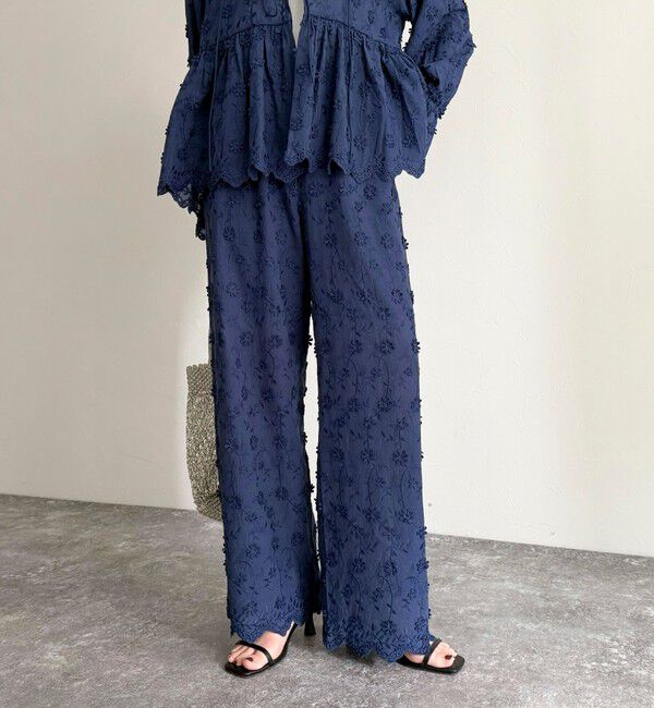 fredy emue「3D刺繍スカラップイージーパンツ」|チノ|ネイビー