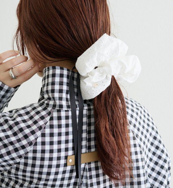  「フラワー刺繍シュシュ」|その他|オフホワイト