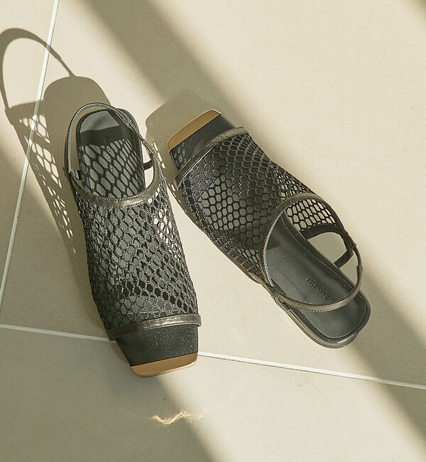 AU BANNISTER「メタルトゥ メッシュサンダル」|サンダル|ブラック系その他1