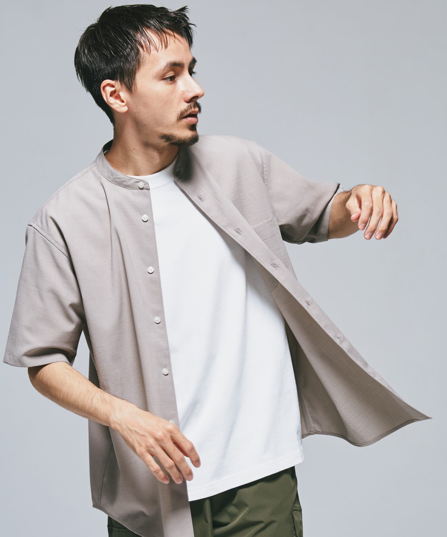 URBAN RESEARCH DOORS「『一部WEB限定』『UR TECH DRYLUXE』バンドカラーシャツ」|シャツ・ブラウス|ベージュ系その他