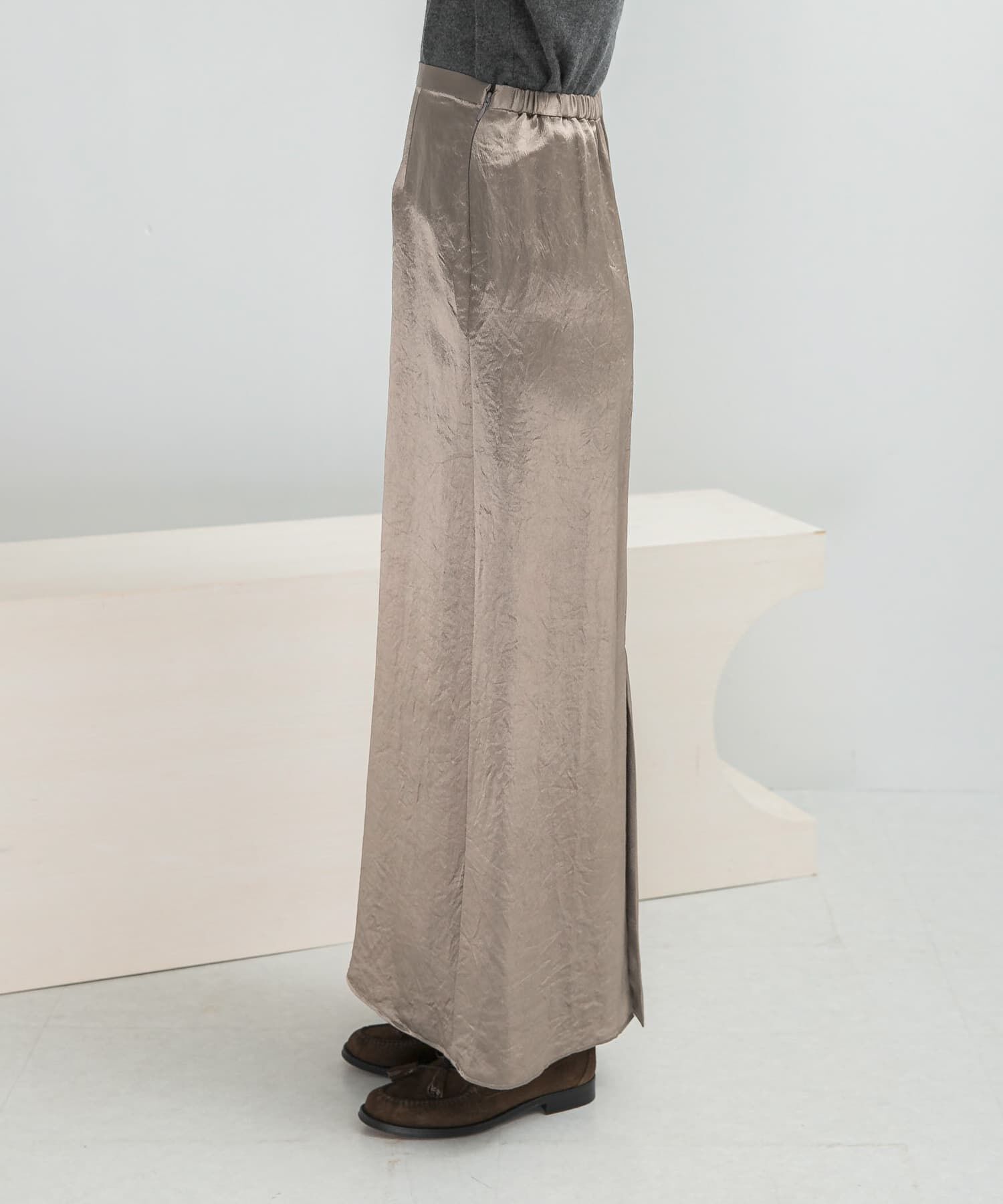 URBAN RESEARCH ROSSO「アセテートサテンストレートスカート」|スカート|