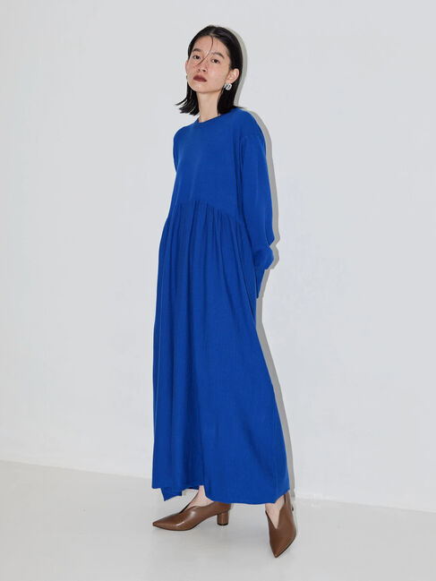  「パチパチしにくいドルマンニットワンピース」|ワンピース|ブルー