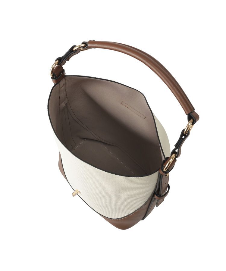 YECCA VECCA「ポーチインショルダーバッグ」|ショルダー・メッセンジャー|