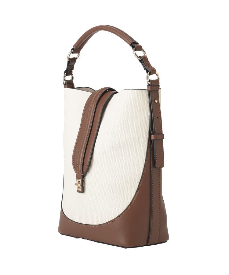 YECCA VECCA「ポーチインショルダーバッグ」|ショルダー・メッセンジャー|