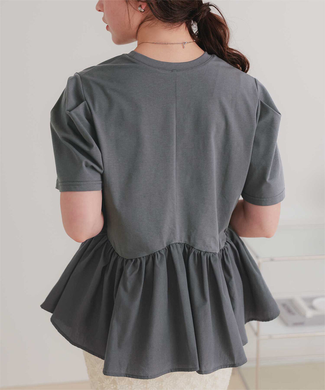 titivate「【サステナブル】カットソードッキングペプラムトップス」|Tシャツ・カットソー|