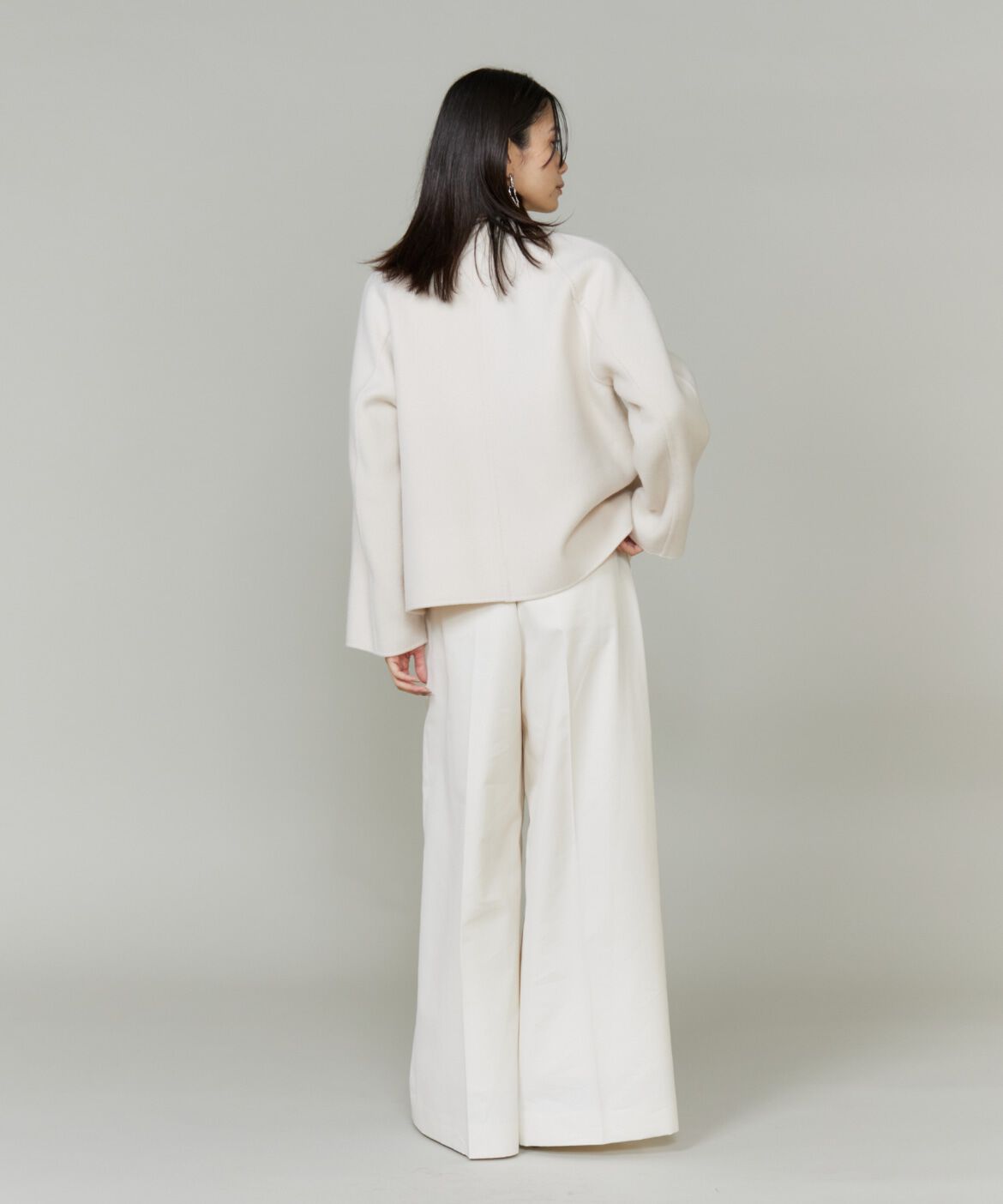 INED「《大きいサイズ》ノーカラーショートコート」|ピーコート|