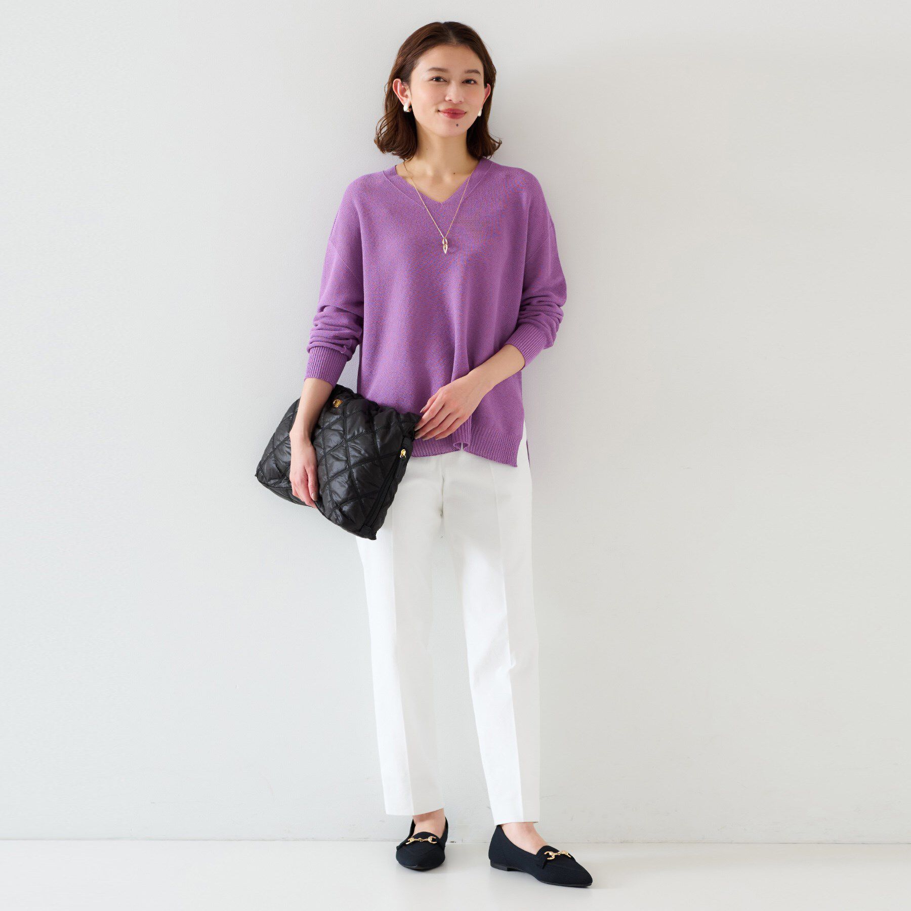 UNTITLED「【体型カバー/清涼感】サイドスリット Vネックニット」|ニット・セーター|