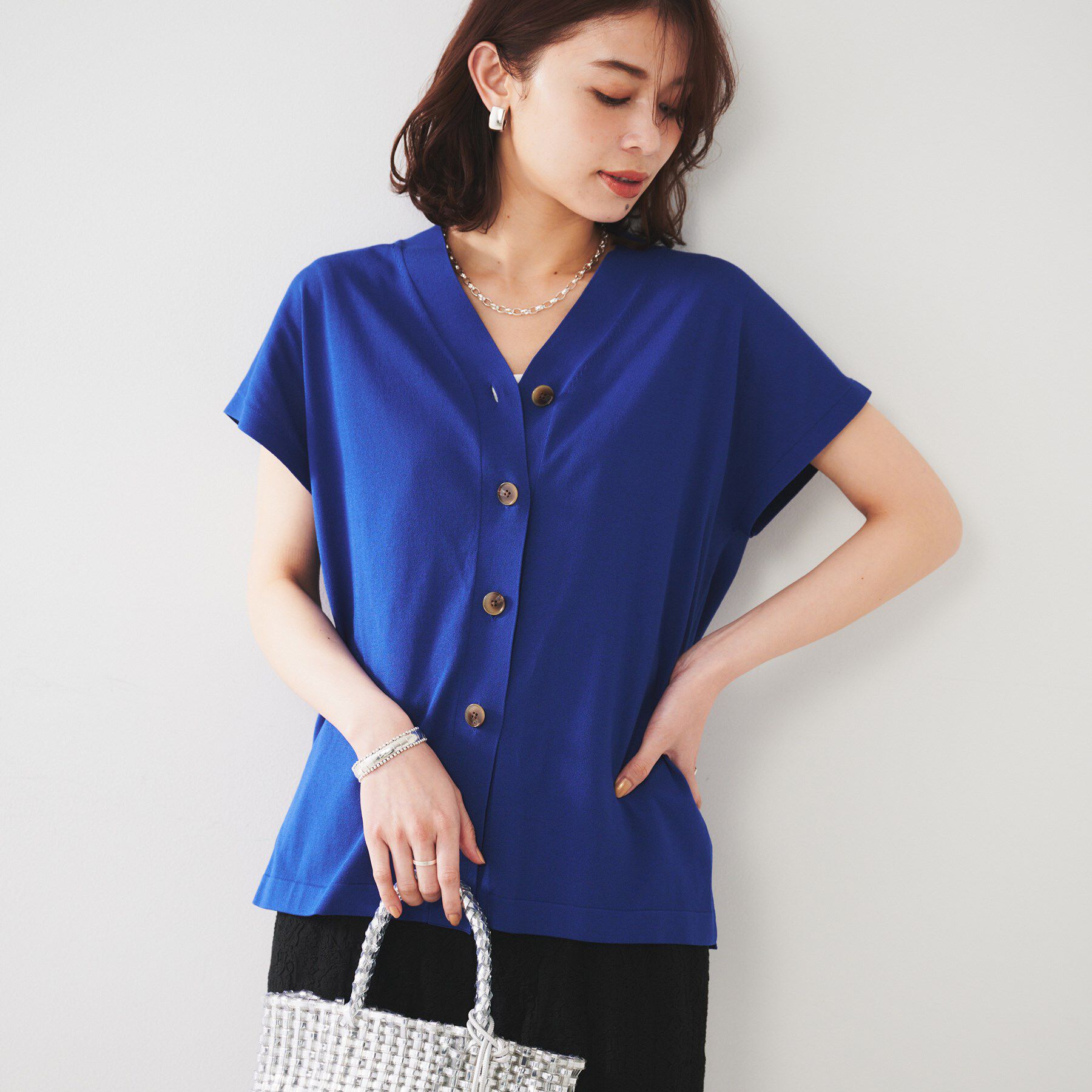 UNTITLED「【体型カバー/ジレ風/前開き】Vネックニット」|ニット・セーター|ブルー(093)