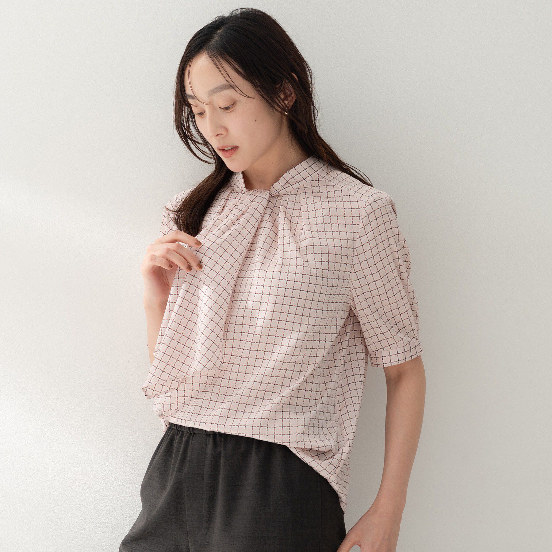 UNTITLED「ジオメボウタイブラウス」|シャツ・ブラウス|ピンク(171)