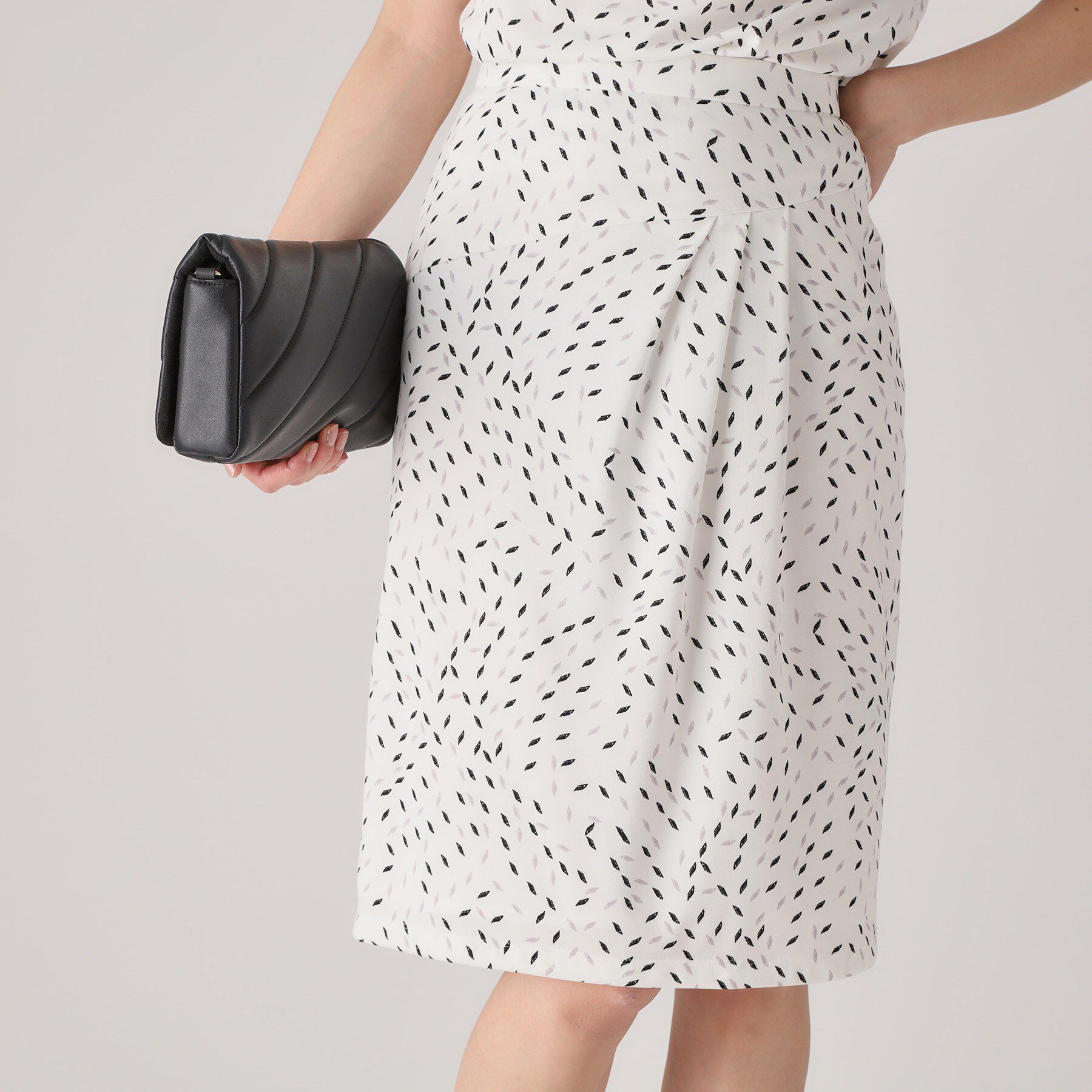 COUP DE CHANCE「【洗える／日本製】ジオメトリック柄タイトスカート」|スカート|ライトグレー(111