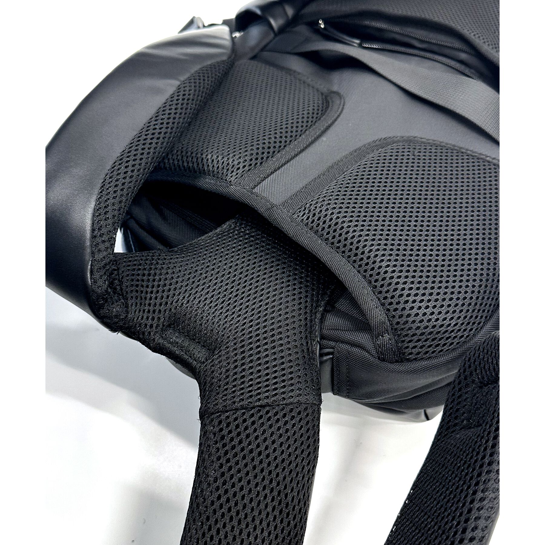 DRESSTERIOR「【荷重軽減】サスペンション バックパック」|リュック|